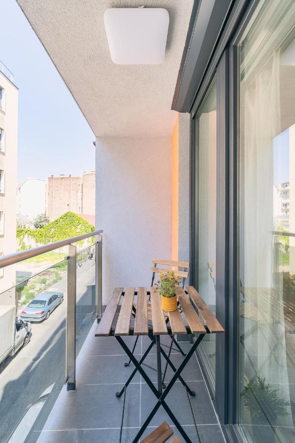 Corvin Apartment With Balcony And Ac Budapest Ngoại thất bức ảnh