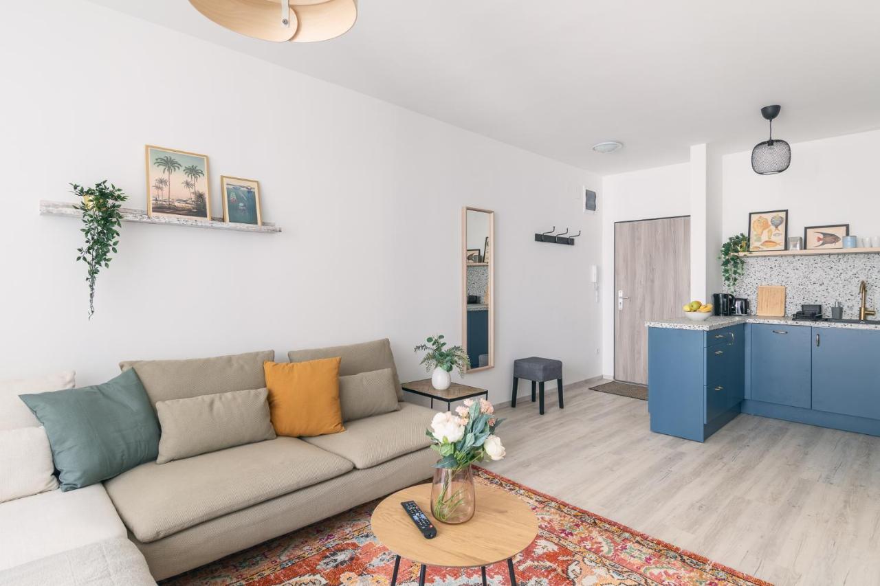 Corvin Apartment With Balcony And Ac Budapest Ngoại thất bức ảnh