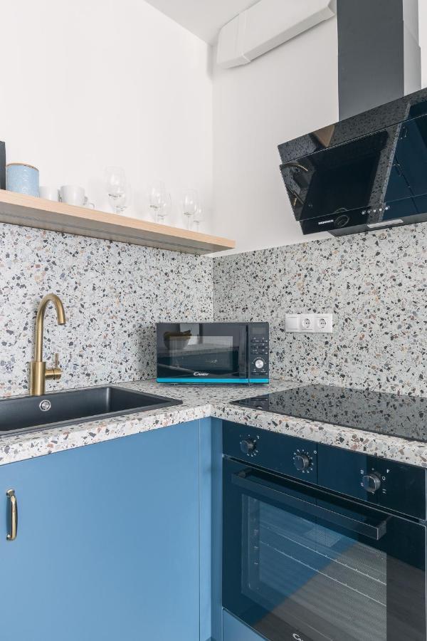 Corvin Apartment With Balcony And Ac Budapest Ngoại thất bức ảnh