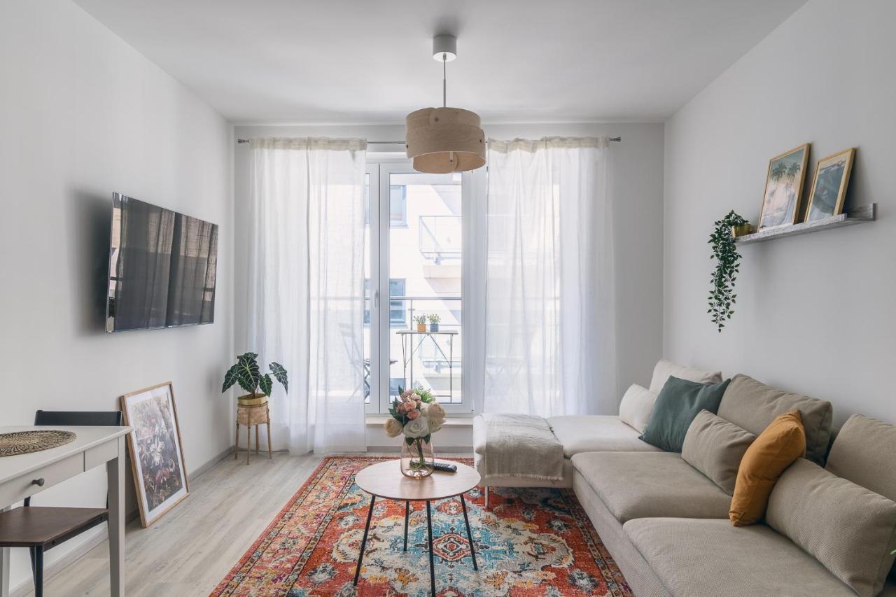 Corvin Apartment With Balcony And Ac Budapest Ngoại thất bức ảnh