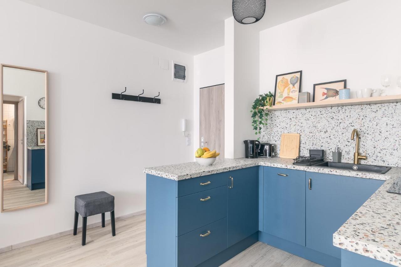 Corvin Apartment With Balcony And Ac Budapest Ngoại thất bức ảnh