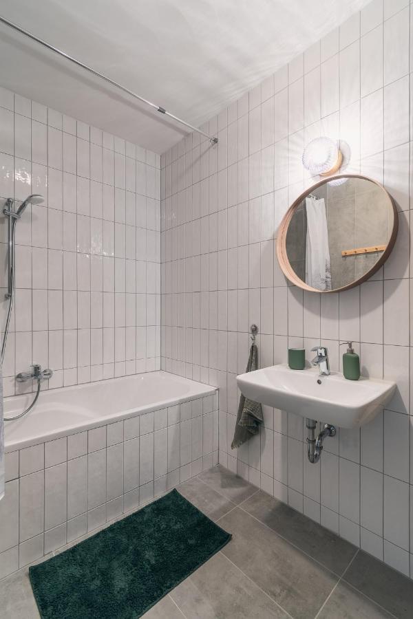 Corvin Apartment With Balcony And Ac Budapest Ngoại thất bức ảnh