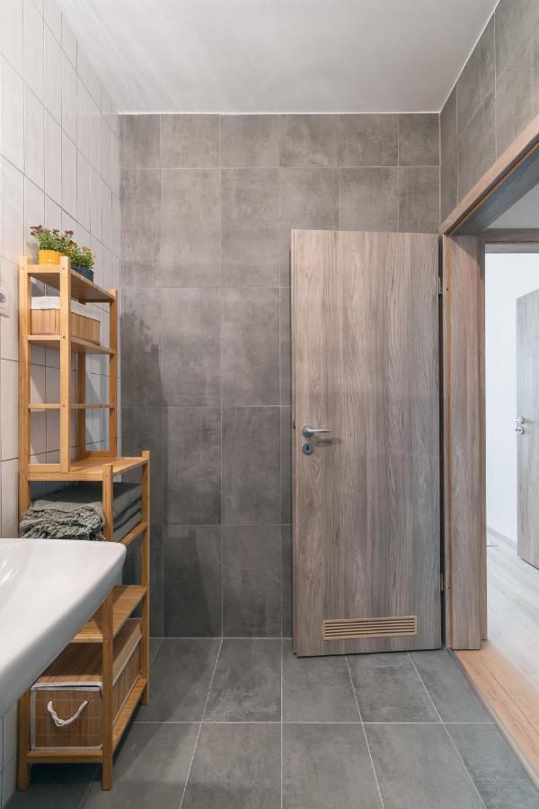 Corvin Apartment With Balcony And Ac Budapest Ngoại thất bức ảnh
