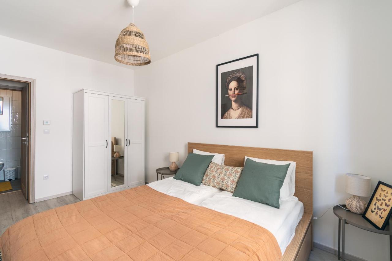 Corvin Apartment With Balcony And Ac Budapest Ngoại thất bức ảnh