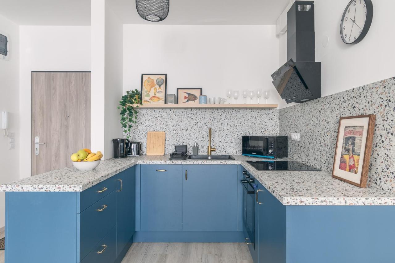 Corvin Apartment With Balcony And Ac Budapest Ngoại thất bức ảnh