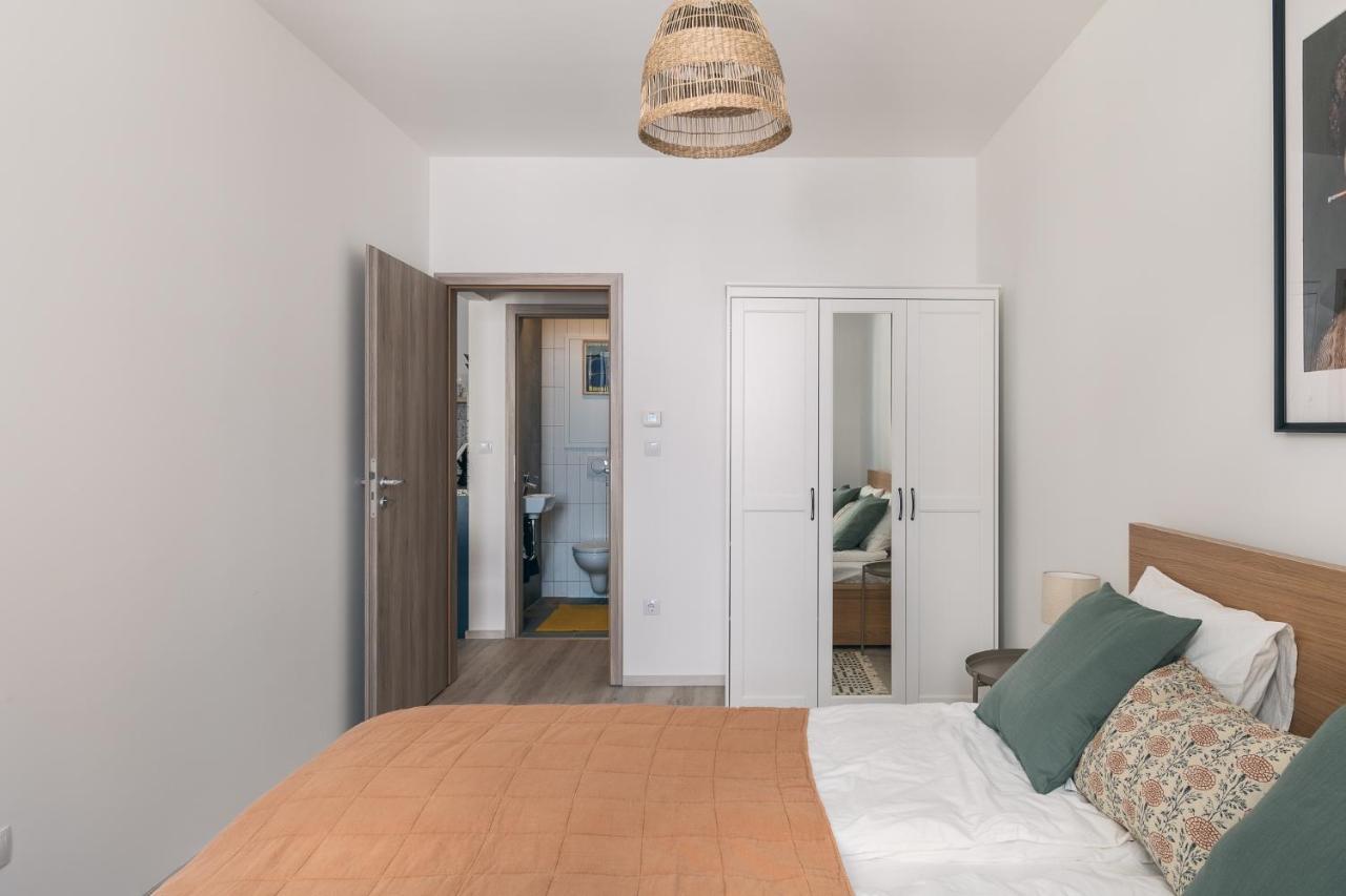 Corvin Apartment With Balcony And Ac Budapest Ngoại thất bức ảnh
