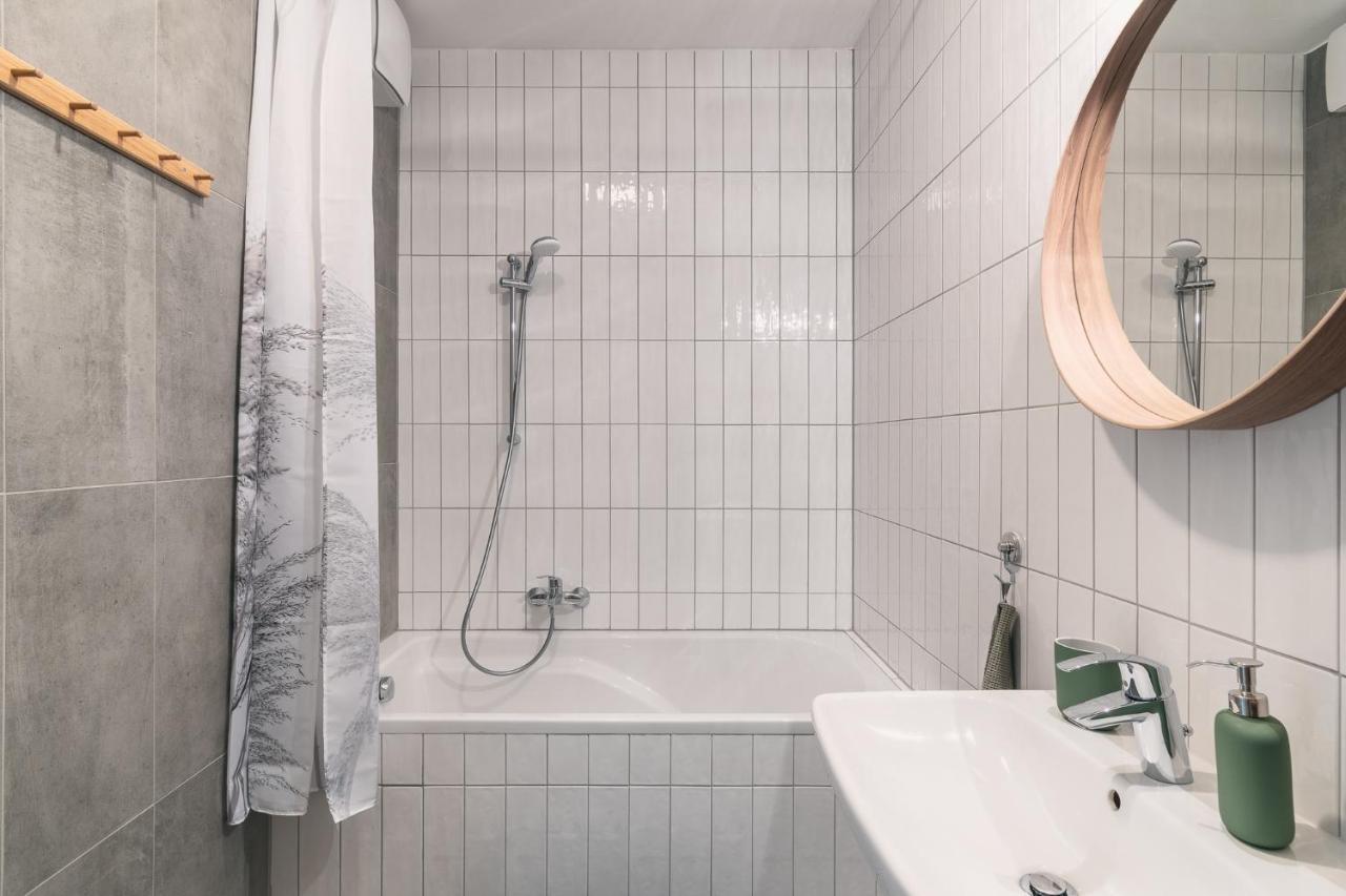 Corvin Apartment With Balcony And Ac Budapest Ngoại thất bức ảnh