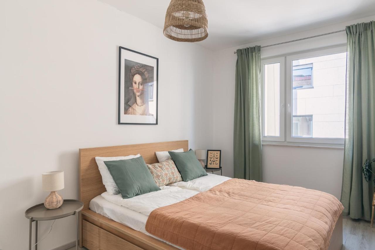 Corvin Apartment With Balcony And Ac Budapest Ngoại thất bức ảnh